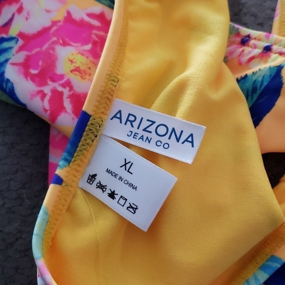 Arizona one-piece swimsuit - Picture 7 of 8